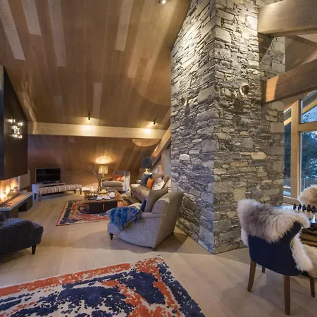 Hidden In The Heights: A Luxurious Retreat Apartment *