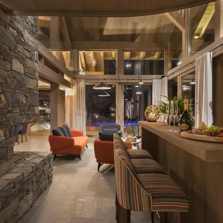 Hidden In The Heights: A Luxurious Retreat شقة
